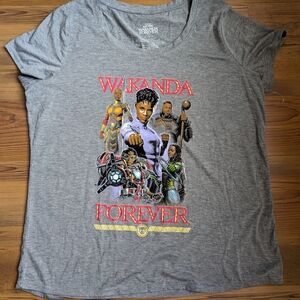 NWOT Gray Marvel Wakanda Forever Women's T-Shirt
